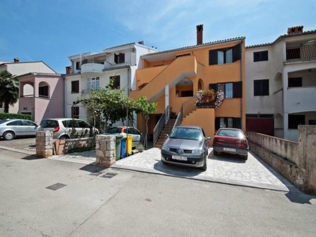 Apartments Elda Ровин Екстериор снимка