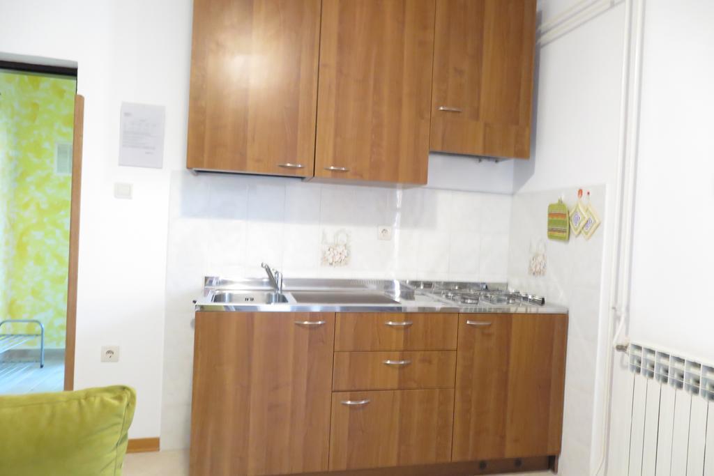 Apartments Elda Ровин Екстериор снимка