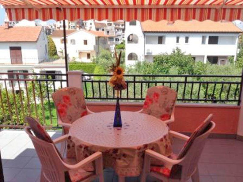 Apartments Elda Ровин Екстериор снимка